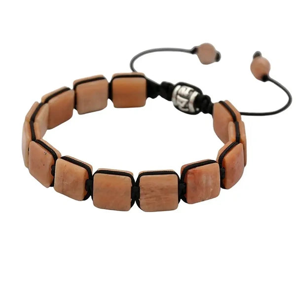 Bracelet Pierre de Soleil Pierres Rectangulaires Éclat et Énergie Positive sur fond blanc kaosix