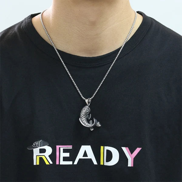 Collier Pendentif Carpe Koï en Acier Force et Transformation kaosix 7