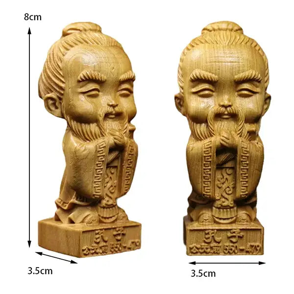 Deux Statuettes Confucius en Bois de Cyprès Personnage Chinois Emblématique sur fond blanc avec dimensions kaosix