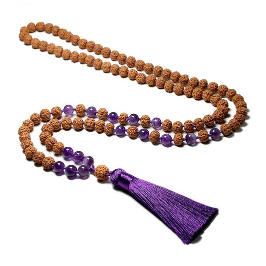 Mala 108 perles Graine de Rudraksha Améthyste avec Pompon sur fond blanc Kaosix