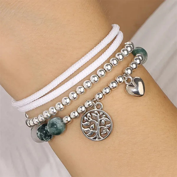Set de 3 bracelets en pierre - Arbre de vie et cœur Agate Arbre variante au poignet d'une femme kaosix