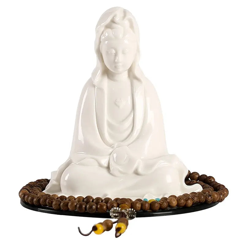 Statue Guanyin Déesse de la Compassion sur un sol blanc Kaosix