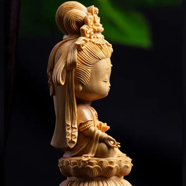 Statuette Guanyin en Bois - Déesse de la Compassion vue de profil droit kaosix