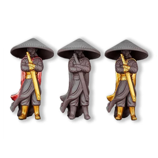 Trio de Statues Guerrier Chinois Wuxia en Céramique sur fond blanc kaosix