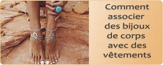 gros plan sur des pieds de jeunes filles portant des bracelets de chevilles en chainette et en argent kaosix