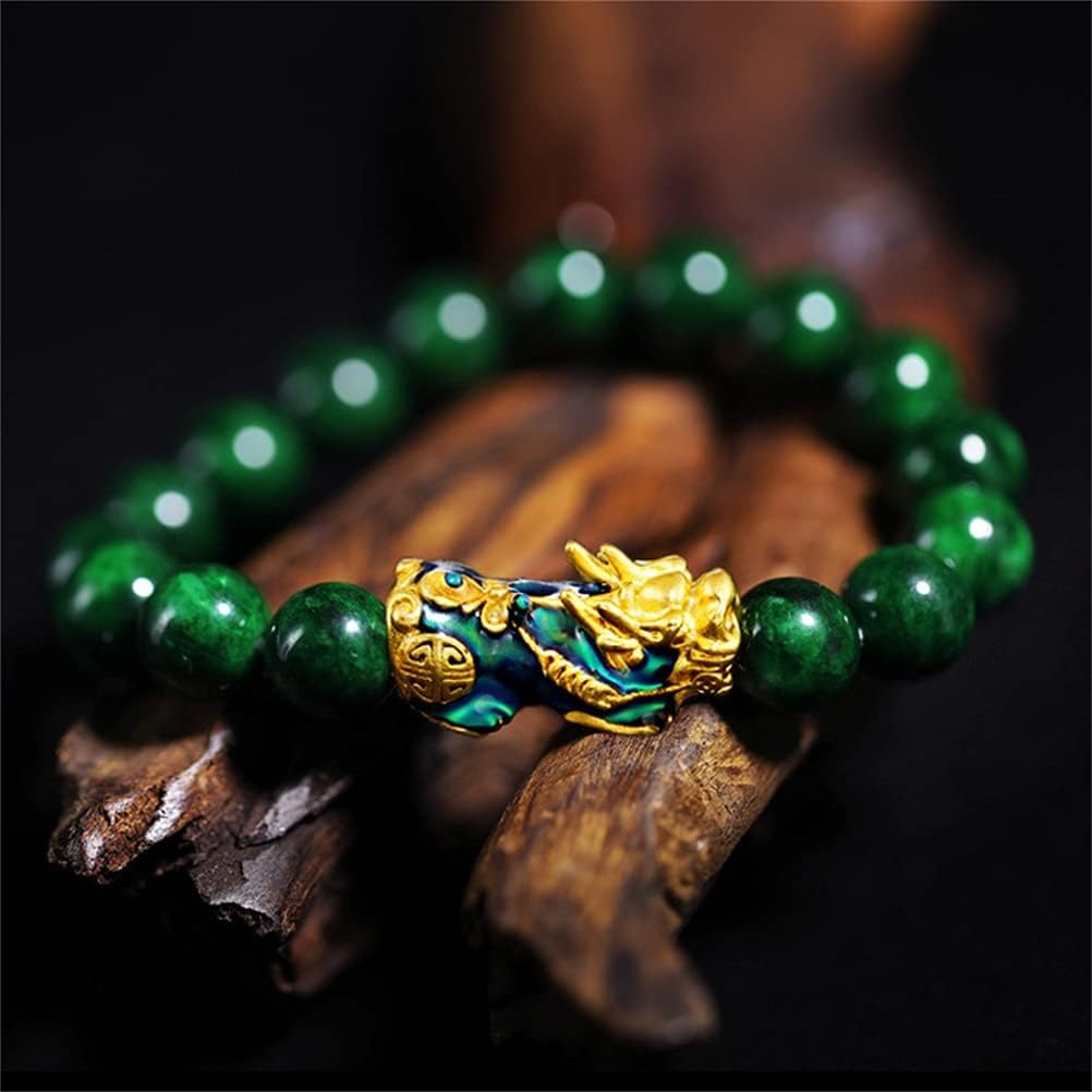 Collection Bracelets Feng Shui - Bracelet Jade Pi Xiu Abondance sur un sol noir et un fond noir Kaosix