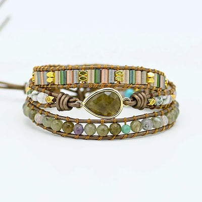 Bracelet Boho (wrap) Labradorite Équilibre posé sur un sol blanc vue de face kaosix