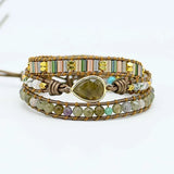 Bracelet Boho (wrap) Labradorite Équilibre posé sur un sol blanc vue de face kaosix