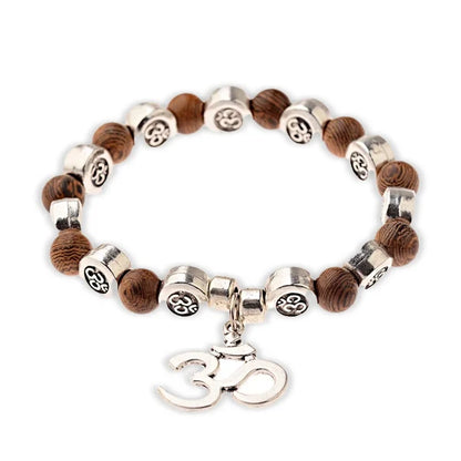 Bracelet OM Bois et Métal sur fond blanc kaosix