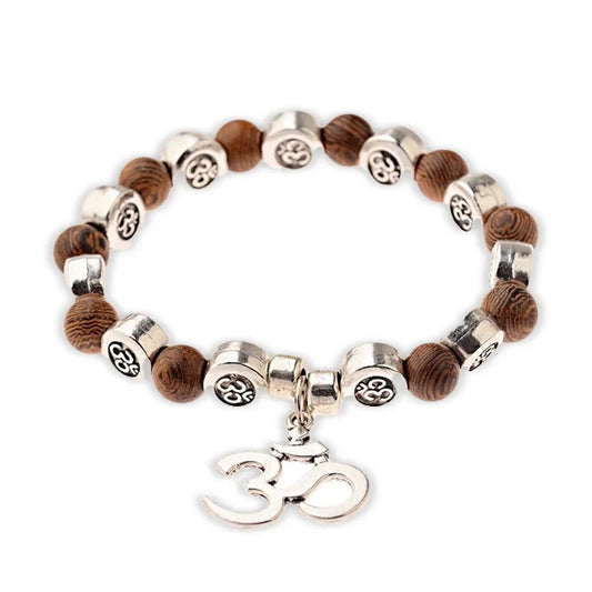 Bracelet OM Bois et Métal sur fond blanc kaosix