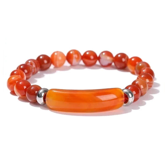 Bracelet en Agate Rouge Bande Courbe et Perles sur fond blanc Kaosix