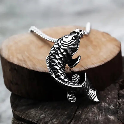 Collier Pendentif Carpe Koï en Acier Force et Transformation kaosix 2