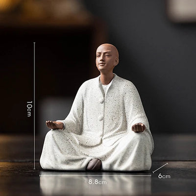 Dimensions de la Statue Moine Bouddhiste Méditation posée sur une table en bois kaosix