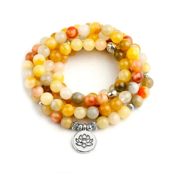 Mala 108 perles en Aventurine Jaune Lotus sur fond blanc kaosix