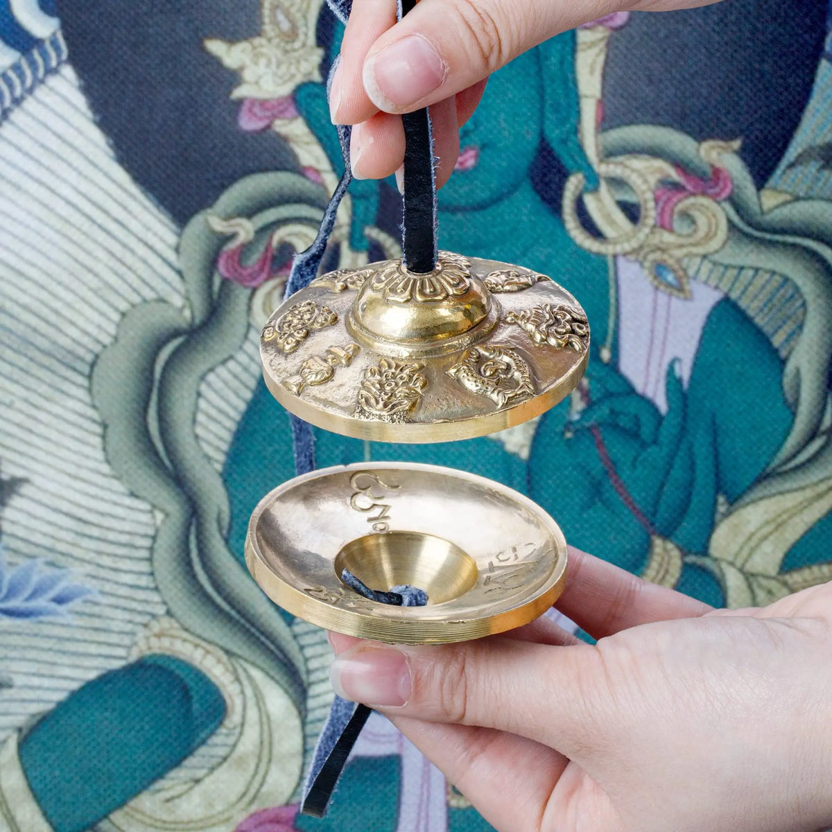 Cymbales Tingsha Tibétaines en Laiton & Cuir
