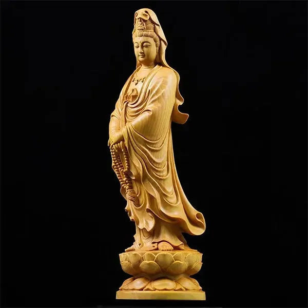 Statue Guanyin en bois de Cyprès Déesse de la Miséricorde sur fond noir Kaosix