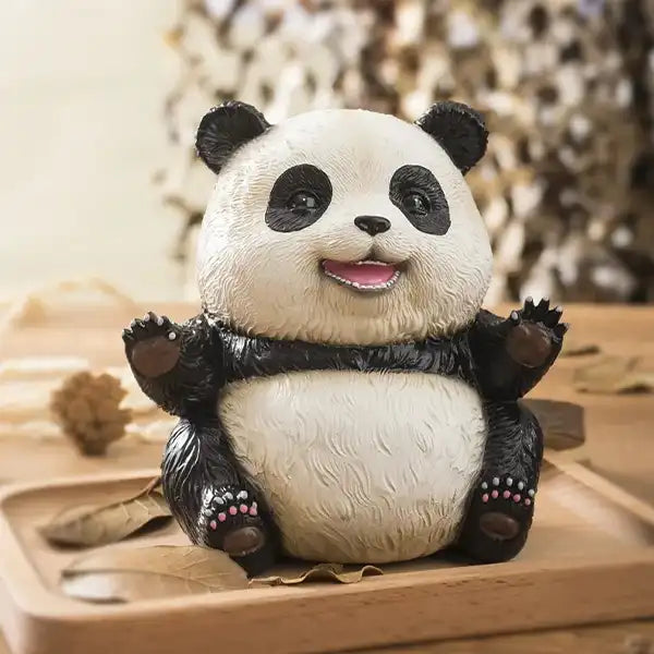 Statue Panda en Résine Symbole Joie Paix Sérénité sur un socle en bois vue de face kaosix