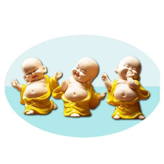 Statues Moines Bouddhistes Rieur Porte-Bonheur Zen sur fond blanc