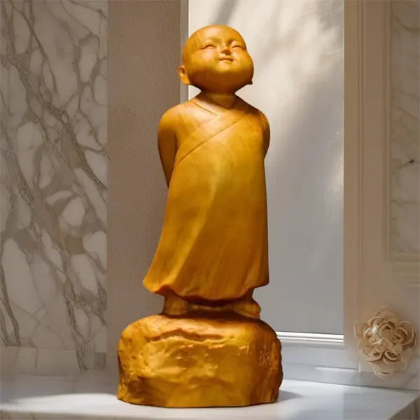 Statuette Moine Bouddhiste en Bois de Cyprès Sourire Zen kaosix 2