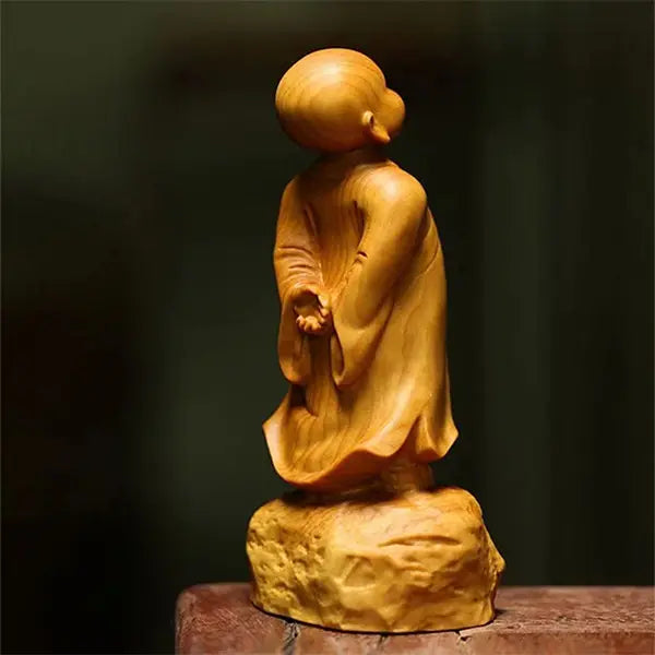 Statuette Moine Bouddhiste en Bois de Cyprès Sourire Zen kaosix 5