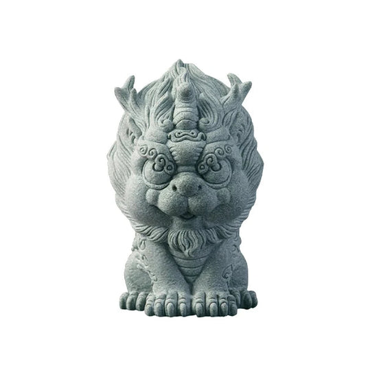 Statuette Pixiu Feng Shui en Grès Porte-Bonheur Richesse et Protection sur fond blanc kaosix