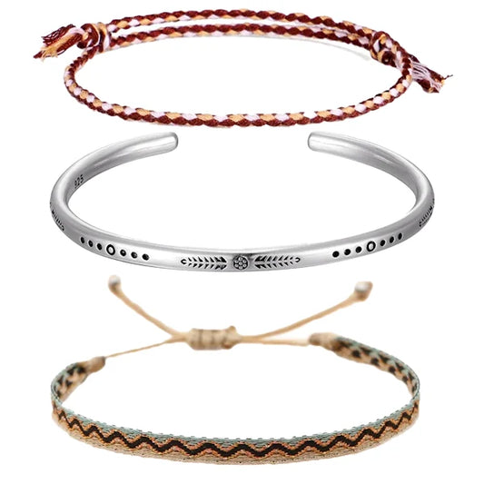 Trio de Bracelets Tibétains Porte-Bonheur - Style & Spiritualité fond blanc kaosix