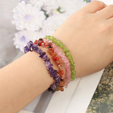 4 bracelets baroque chips de pierres différentes sur poignet de femme kaosix
