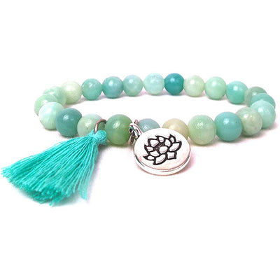 Bracelet amazonite verte symbole lotus vue de face sur fond blanc Kaosix
