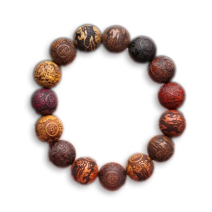 Bracelet feng shui Pi Xiu en perles de bois colorées sur fond blanc Kaosix