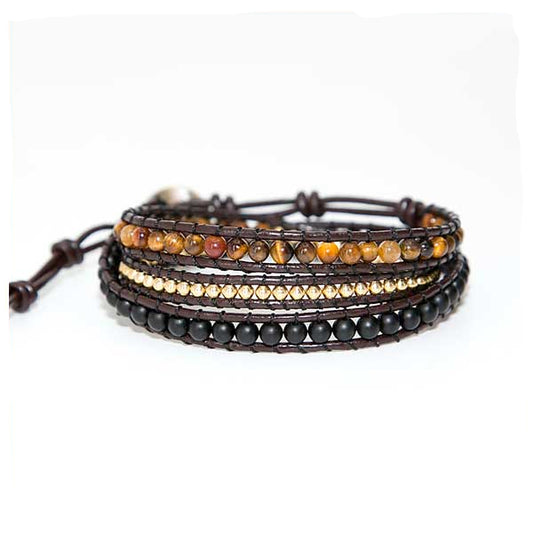 Bracelet wrap œil de tigre onyx noir et perles en cuivre sur fond blanc kaosix