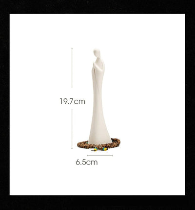 Dimensions de Statue moine debout blanc Namaste sur fond blanc Kaosix