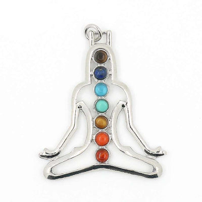 Pendentif 7 chakras symbole Personne sur fond blanc Kaosix