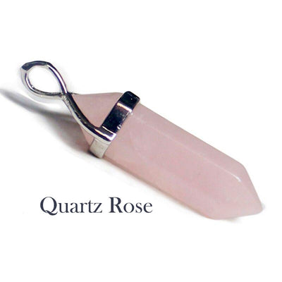 Pendentif Pierre Pointe Quartz Rose sur fond blanc Kaosix