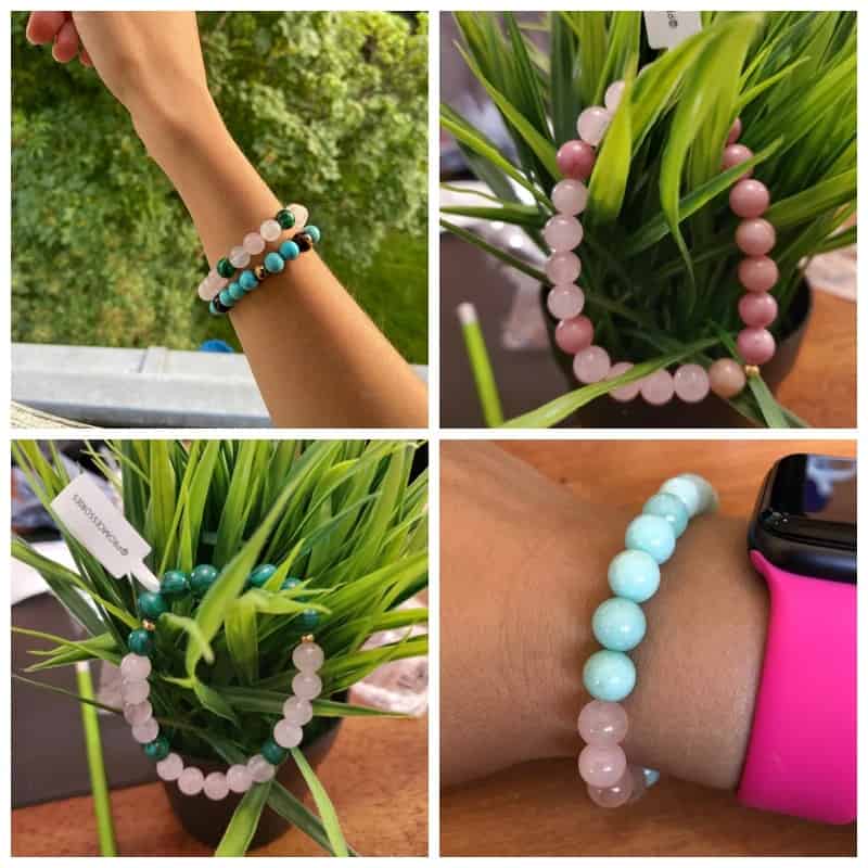 Plusieurs photos de bracelets “confiance” en quartz rose et amazonite posés sur une plante verte ou autour du poignet d'une femme Kaosix